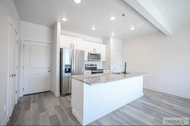 Photo - 651 S 2400 W