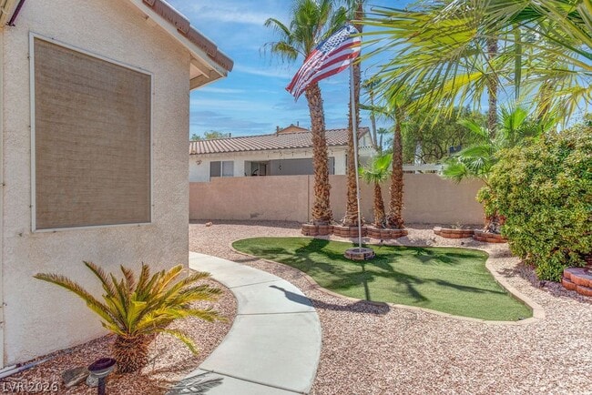 Photo - 325 Brilliant Summit Cir