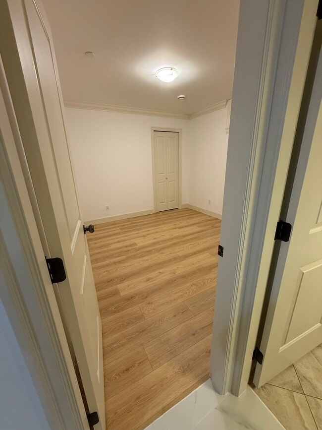 Photo - 2806 12th Av W