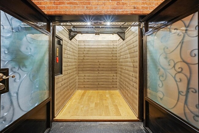 Photo - 935 W Randolph St Unit PH