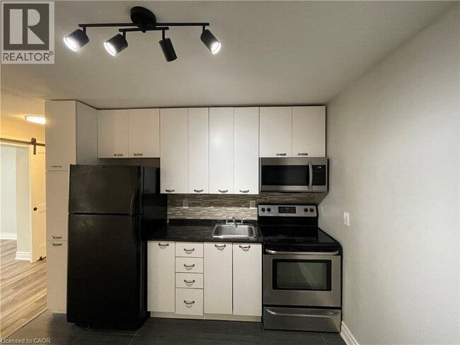 Photo - 69 E Main St Unité 204