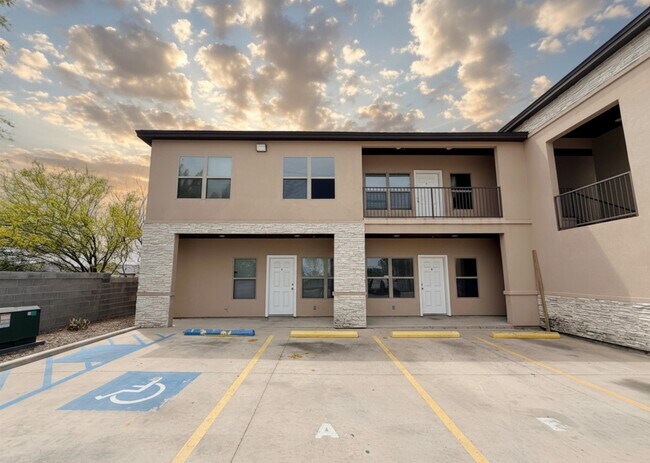 Photo - 5601 Cuenca Dr Unit E