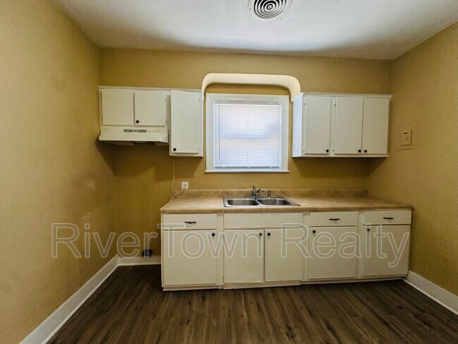 Photo - 990 N Avalon St