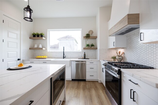 Photo - 4008 Yellowstone Blvd