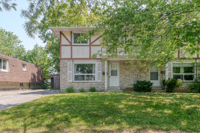 Building Photo - 30A Amos Av