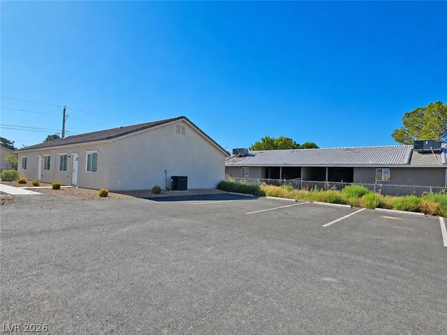 Photo - 1121 Sixshooter Ave