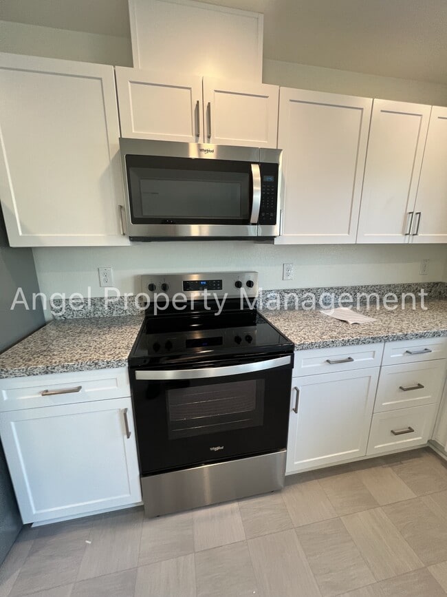 Photo - 7844 Forestdale Wy