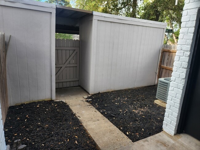Townhome courtyard