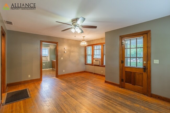 Photo - 729 Thurston St Unidad 729