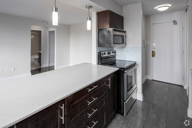 2 BR, 1 BA - 650 SF - 15 Dundonald Street