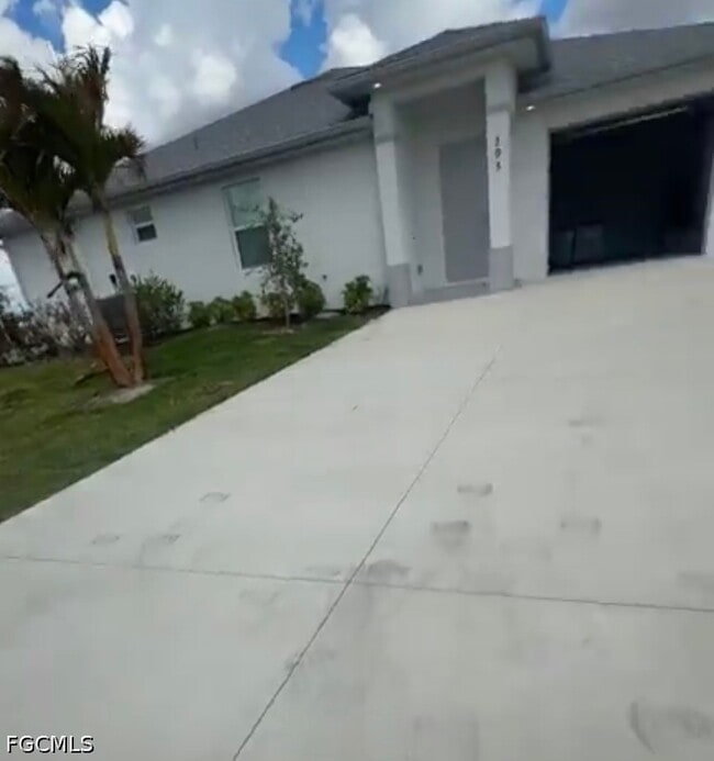 Building Photo - 103 Pennfield St