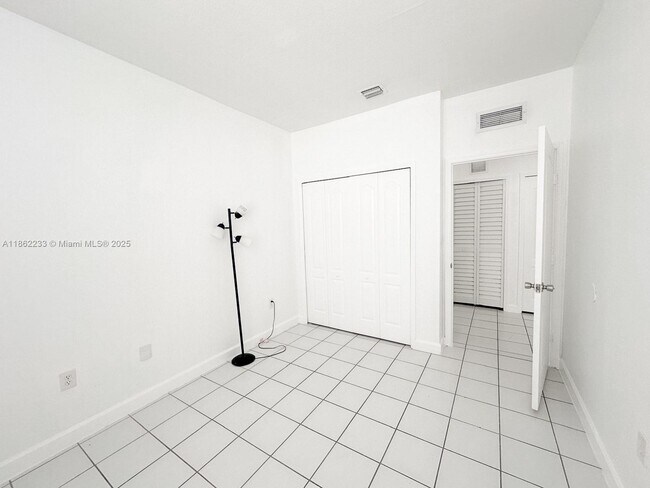 Photo - 2900 SE 17th Ave Unit 102