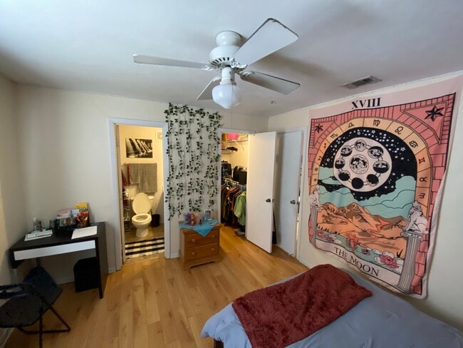 Each bedroom has private bathroom and walk in closet - 4000 SW 23rd street Unit 5-201