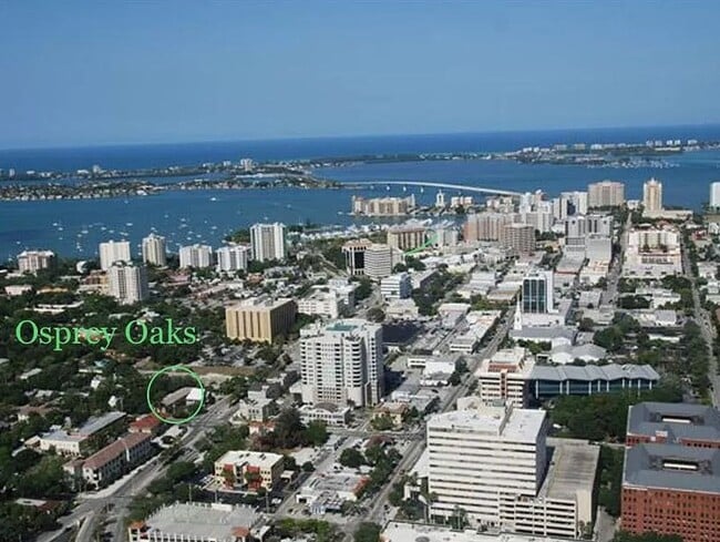 Building Photo - Living Downtown Sarasota Unit 105