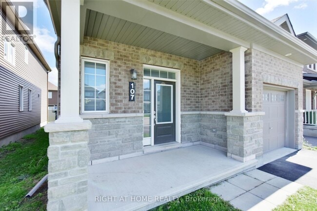 Photo - 107 Westover Cres