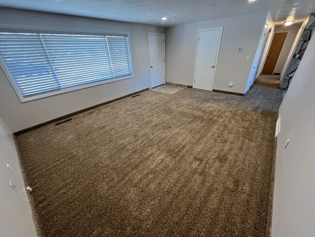 Photo - 1165 S Main St