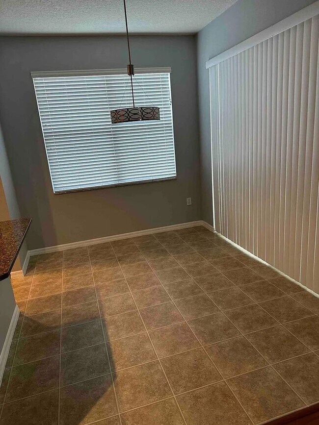 Photo - Elegant 4-bedroom 3-bathroom Home in Windermere