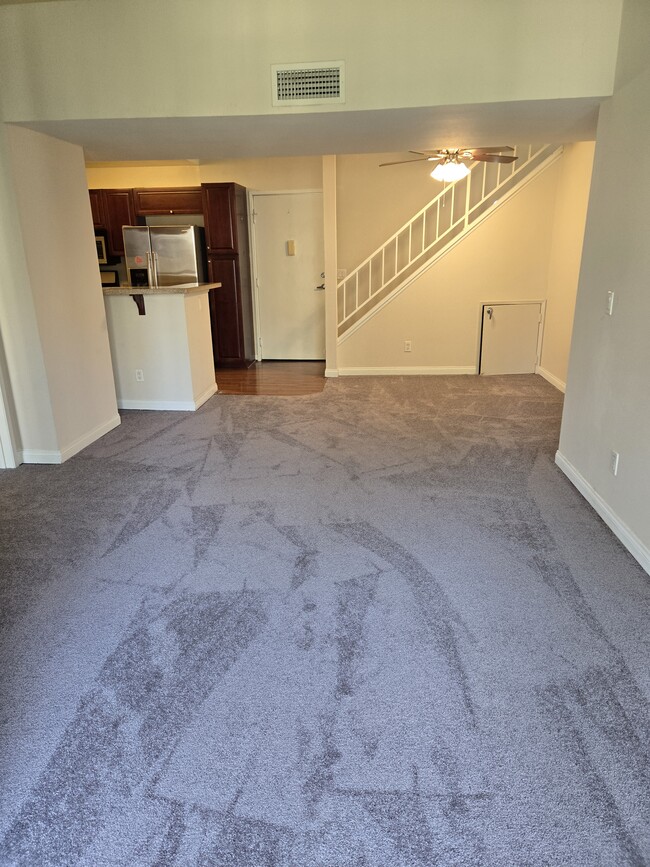 5520 Owensmouth Ave Unit 313
