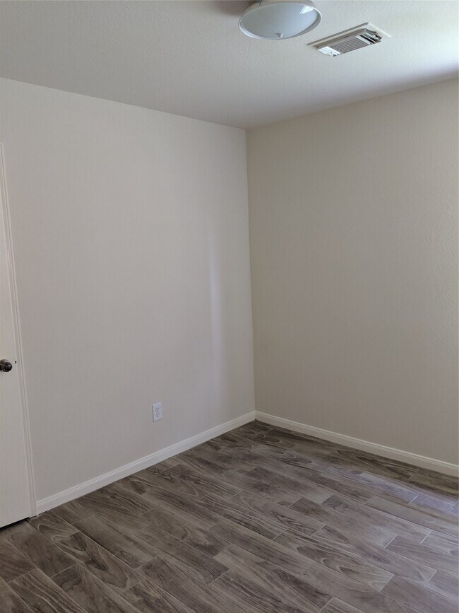 Photo - 2027 James Madison Dr