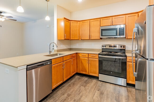 2Br, 2Ba, 845 Sqft