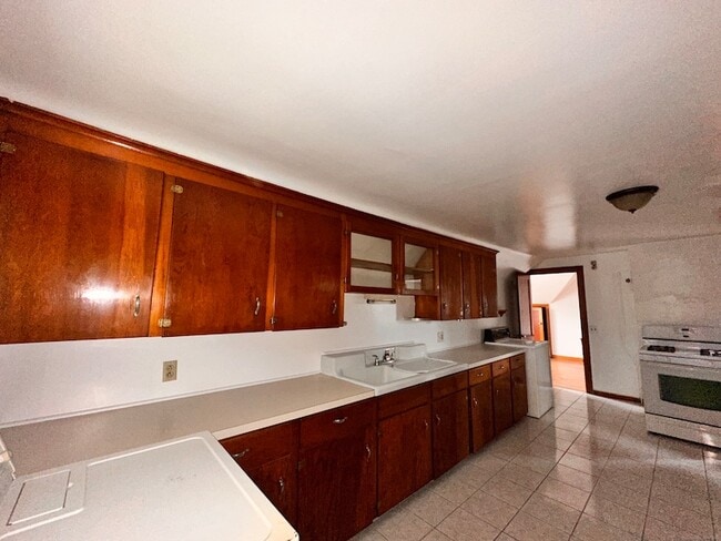 Photo - 253 Olivia St