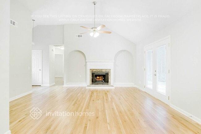 Photo - 883 Columbia Ct