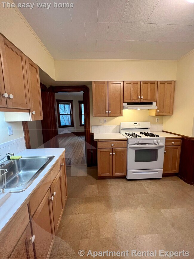 19-21 Gold Star Rd Unit #1