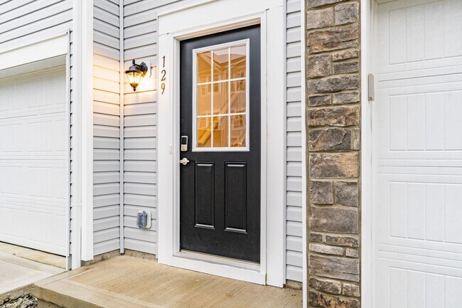 Photo - 120 Red Willow Dr