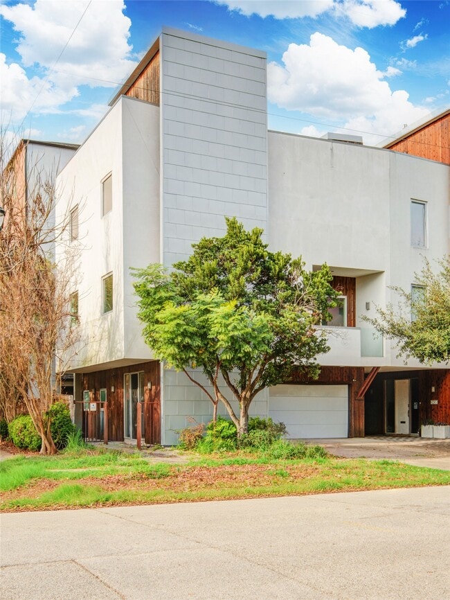 Photo - 3910 Austin St