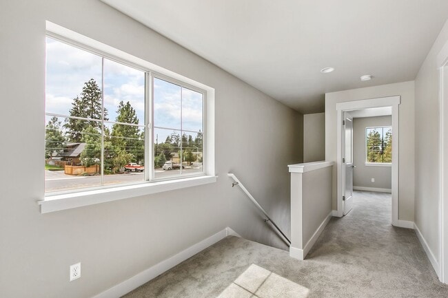 Photo - 61532 SE Jennifer Ln