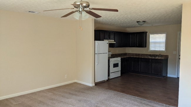 Photo - 110 Jay Ln Unit B