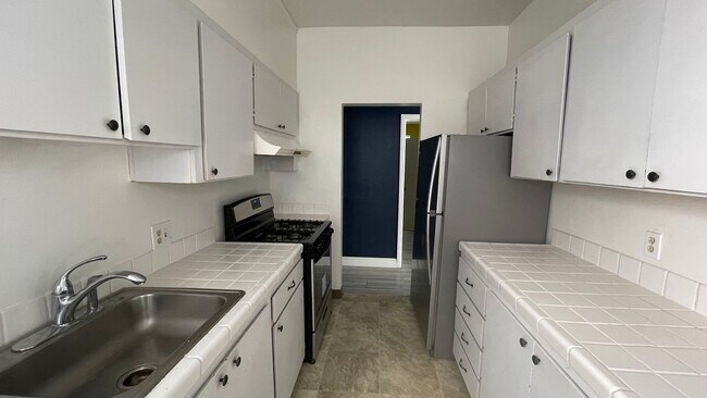 1530-1532 Filbert St