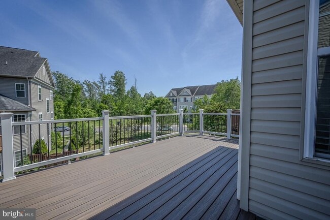 Photo - 342 Woodstream Blvd