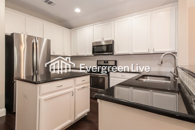 Photo - 126 Pleasant Hill Ln