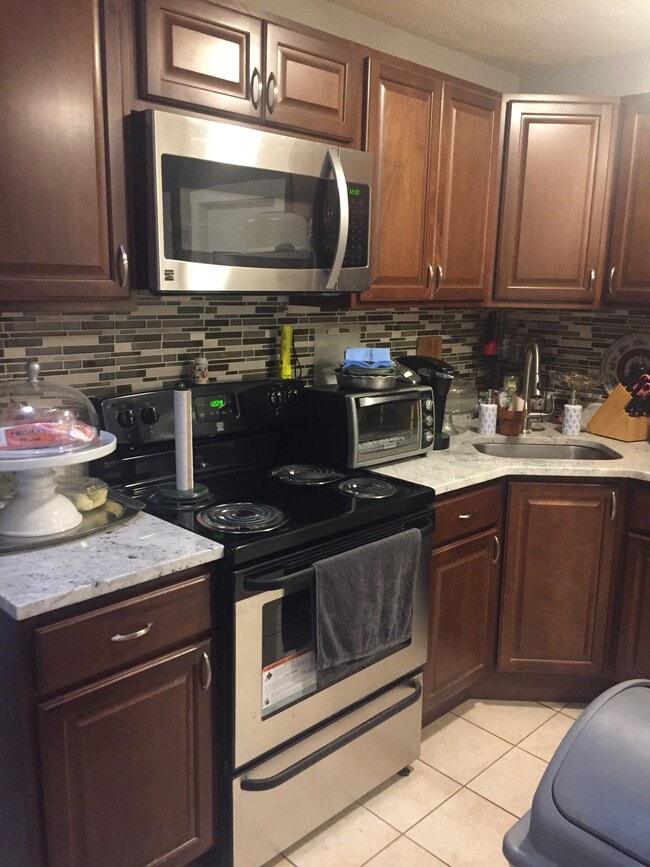 Photo - 33 Poplar St Unit 1R