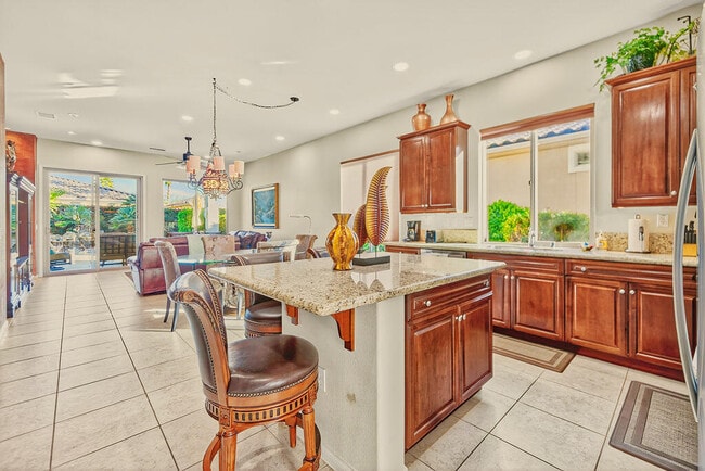 81656 Avenida De Baile