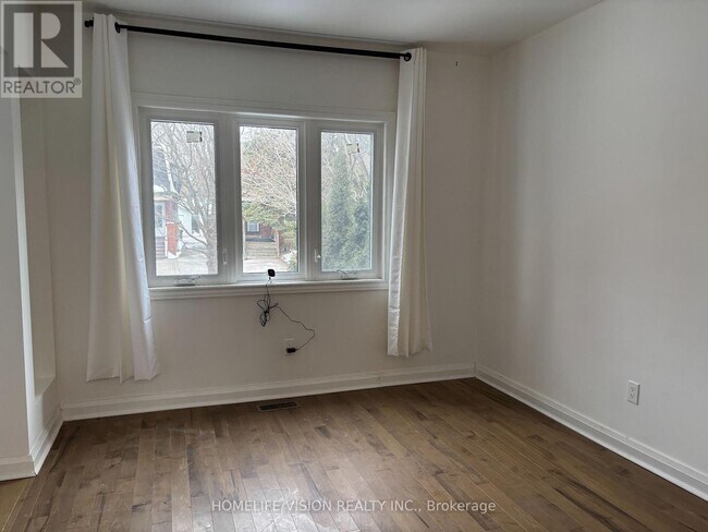 Photo - 143 Belgravia Ave