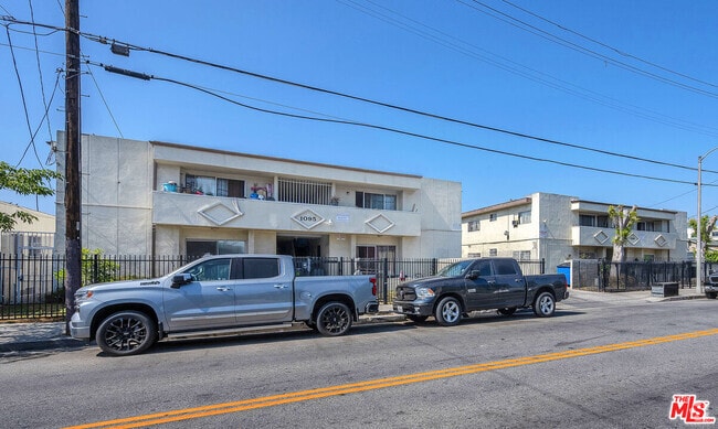 Building Photo - 1095 W 39th St Unit 44 Rental
