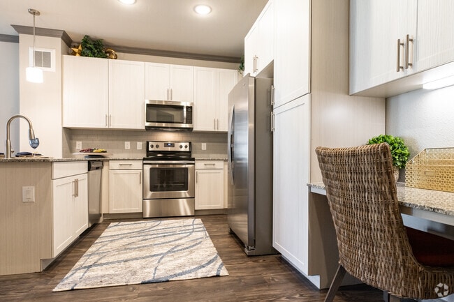 1BR, 1BA - 778SF