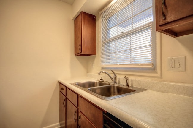 Photo - Lincolnshire Townhomes