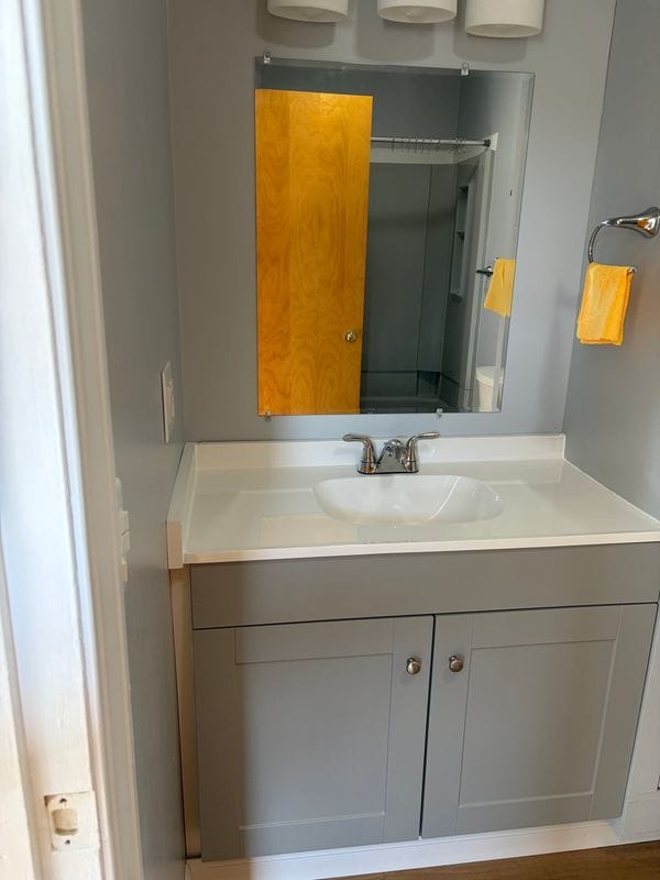 323 Saybrook Rd Unit 2nd floor