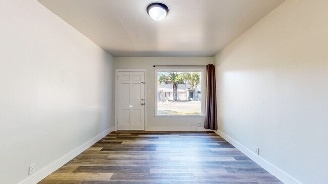 Photo - 560 McConnell Ave Unit #B