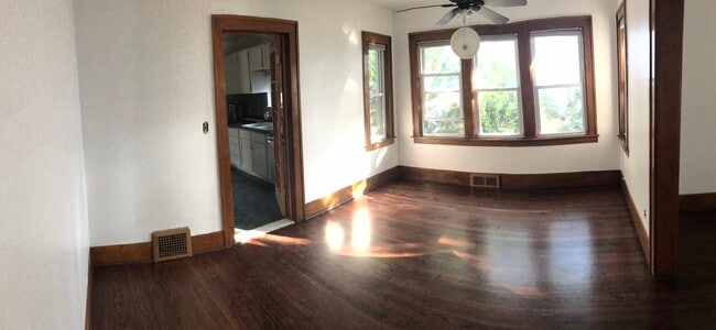 Photo - 819 Wyandotte Ave