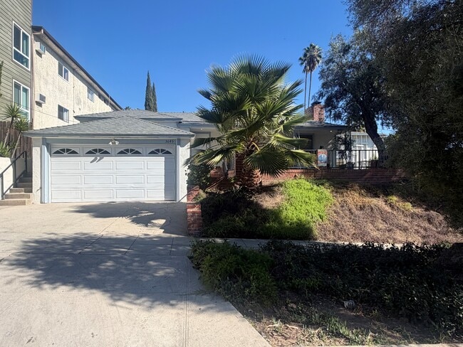 Photo - 3645 Monon St