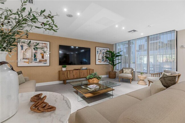 Photo - 4 N Federal Hwy