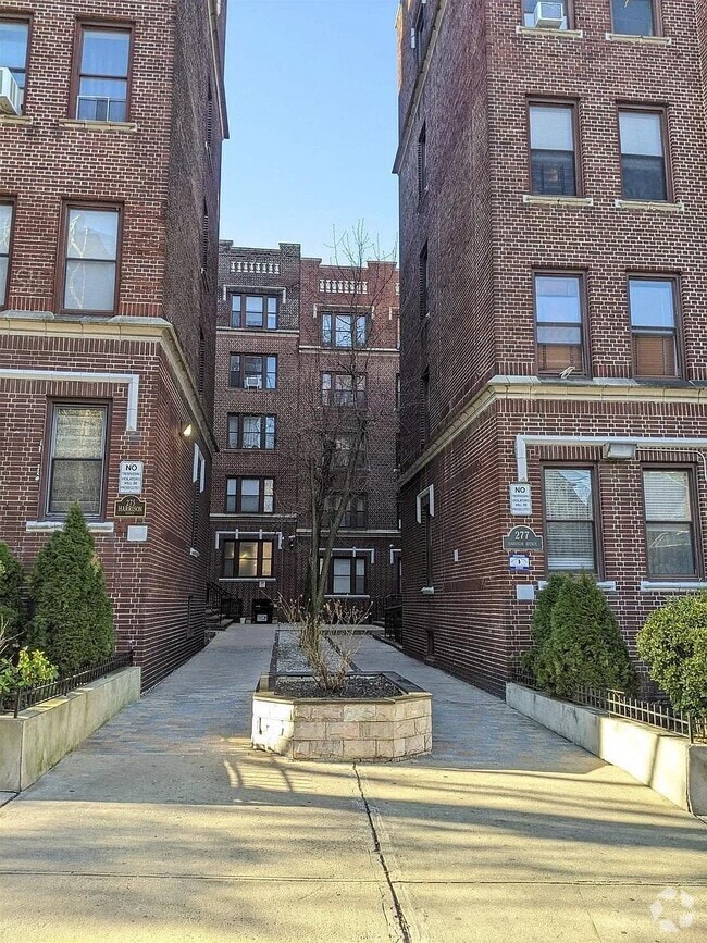 Building Photo - 277 Harrison Ave Unit E4 Rental