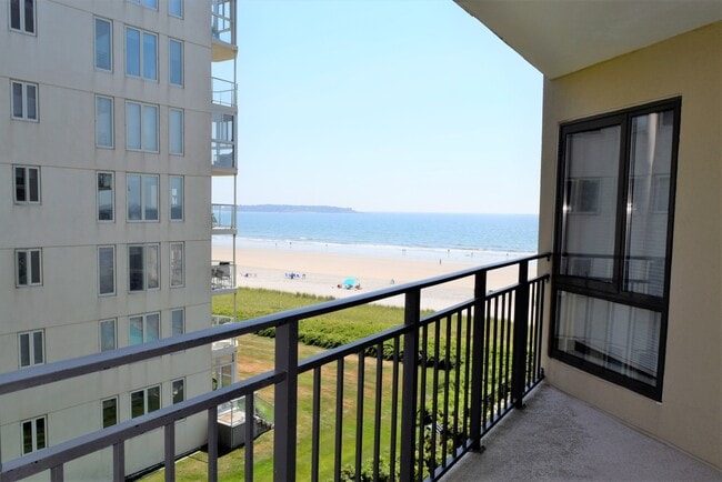 Photo - 205 E Grand Ave Unit 3B