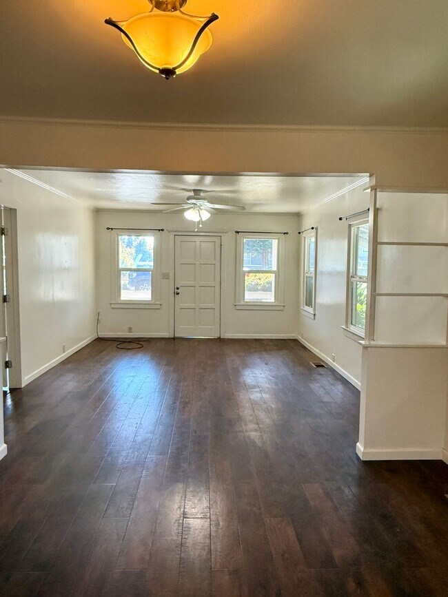 Photo - 3 Bedroom 1 Bath House!