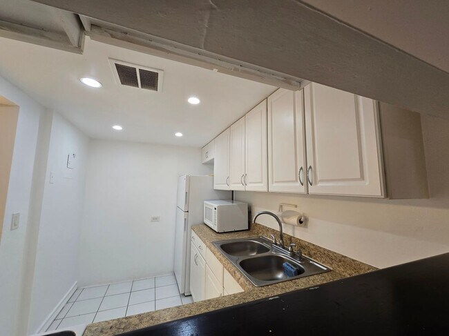 Photo - 3730 Inverrary Dr