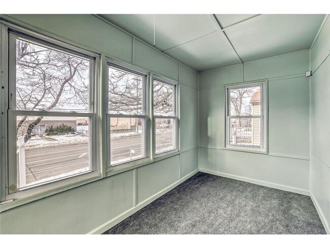 Photo - 610 Fairview Ave N